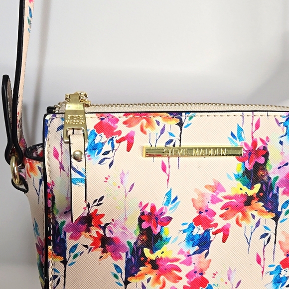 NWOT Steve Madden Floral Cross Body Purses. - Picture 2 of 8